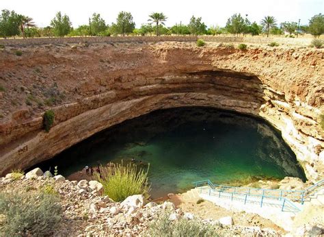 Bimmah sinkhole | Wondermondo