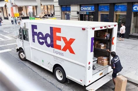 FedEx express saver: All you need to know & our best advice