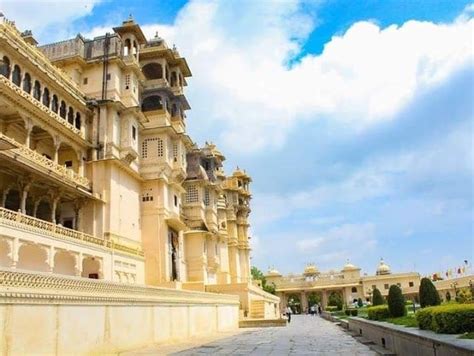 Alwar City Palace | Alwar - What to Expect | Timings | Tips - Trip Ideas by MakeMyTrip