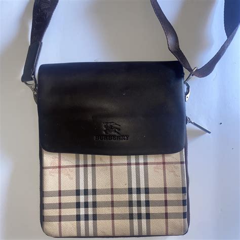 (Unisex) Burberry Fanny Bag - Depop