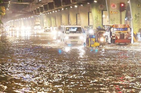 Floods hit Metro Manila anew | Philstar.com