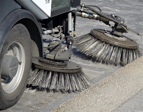 Street Sweepers for Municipal Fleets | Allied Equipment | Maine