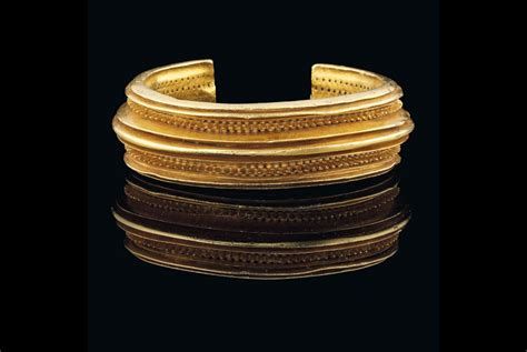 A Celtic solid gold bracelet, Iron Age, circa 1000 B.C | Ancient jewels ...