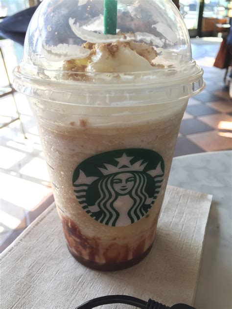 Starbucks S’mores Frappuccino Review: A cup full of chocolate.