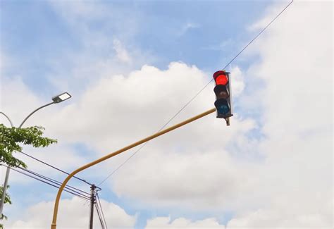 Where Was the First Traffic Light Installed? - Techhistorian