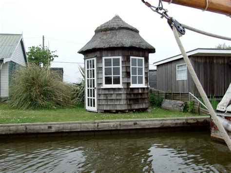 Norfolk Broads boat sheds and boat houses – intheboatshed.net