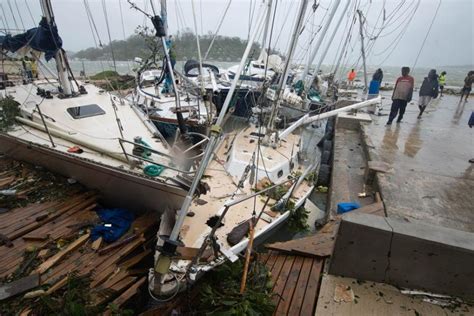 Cyclone Pam tears through South Pacific, Vanuatu reports catastrophic ...