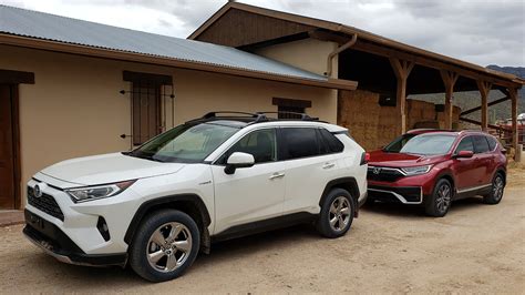 2020 Honda CR-V Hybrid vs Toyota RAV4 Hybrid