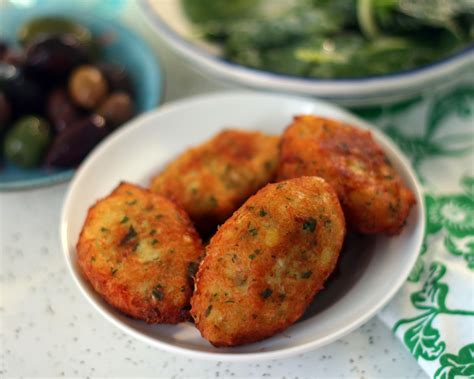 Pastéis de Bacalhau (aka Bolinhos de Bacalhau, Portuguese Cod Cakes) | Coconut & Lime