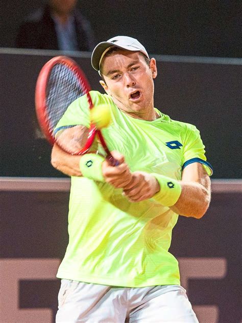 Tennis: Dominik Koepfer lässt sich nicht aus der Ruhe bringen - Sport ...