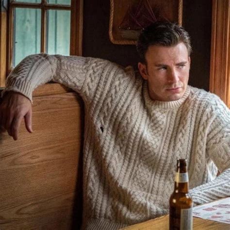 Chris Evans In A Sweater: The Sweater Game Is Afoot In Knives Out ...