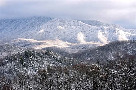 4 of the Best Reasons to Go Winter Hiking in the Smokies