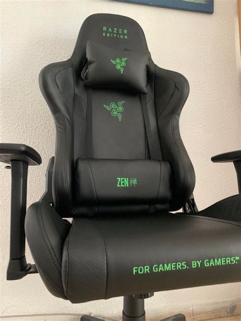 Razer Gaming Chair (just finished assembling it and it looks and feels ...