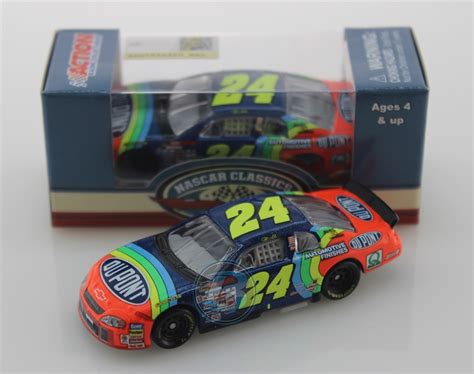 Jeff Gordon 1999 Dupont Sonoma Race Win 1:64 Nascar Classics Diecast