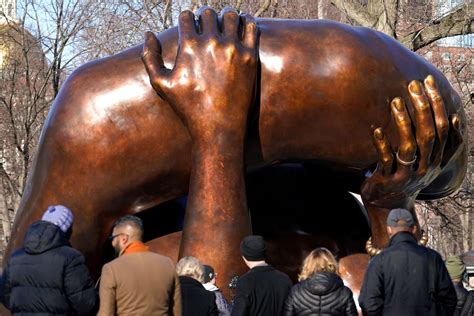 Sculpture commemorates Rev. Martin Luther King Jr. and Coretta Scott King in Boston - ABC News