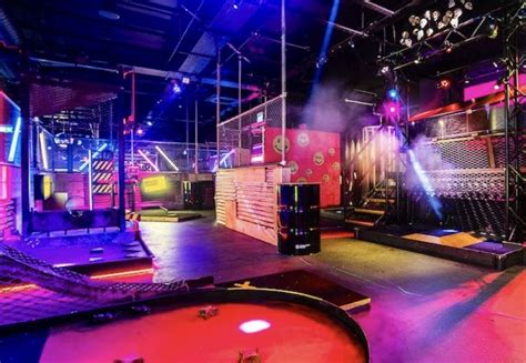 Junkyard Golf Shoreditch Christmas Party Venue - Top Christmas Venues ...