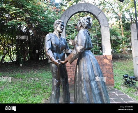 Bronze Statues of Dr. Jose Rizal and his girlfriend, Josephine Bracken ...