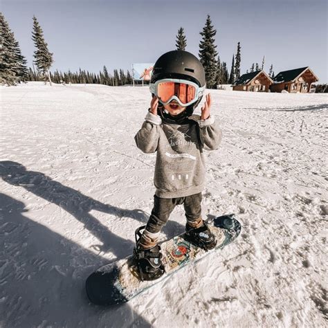 Top Tricks for Teaching Your Kids How to Start Snowboarding!