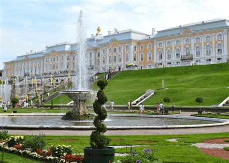 17 Magnificent Peterhof Palace Facts | Ultimate List