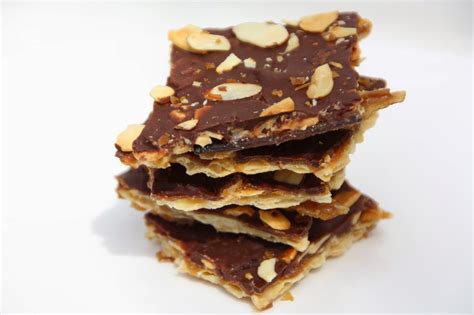 EVERYDAY SISTERS: Toffee Coated Chocolate Covered Matzo