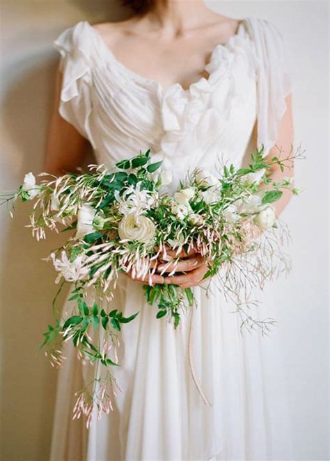 6 Beautiful Ways to Use Jasmine in Your Wedding - Autumn Leaves