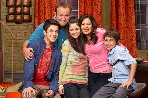 Selena Gomez, David Henrie have ideas for Wizards of Waverly Place ...