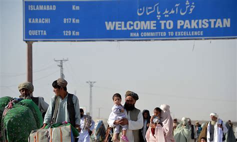 Controls on Afghan, Iran borders being beefed up to fight Covid - Pakistan - DAWN.COM