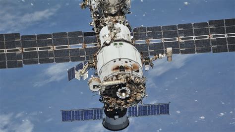 Russia space agency seeking to extend ISS participation past 2024 ...