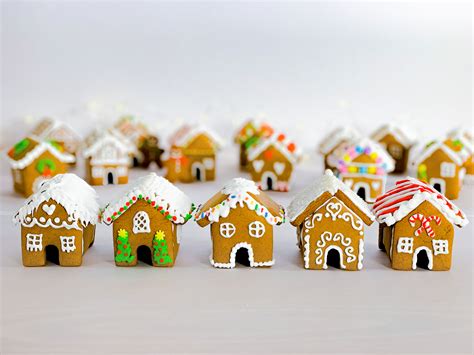 Mini Gingerbread Houses - Indecision & Cake