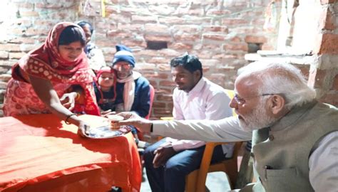 PM Modi meets tenth crore beneficiary of Ujjwala Yojana in Ayodhya