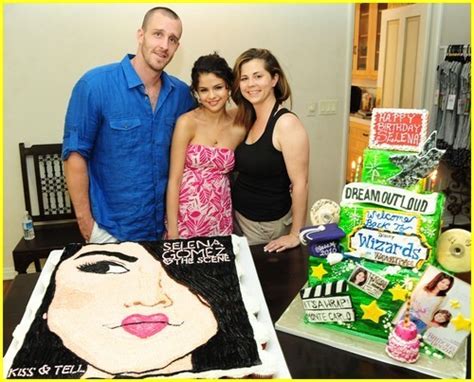 Selena Gomez 18th Birthday Celebration,2010 - Selena Gomez Photo ...