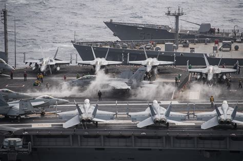 USS John C. Stennis (CVN-74) : Aircraft Carriers