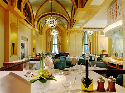 Emirates Palace Mandarin Oriental Abu Dhabi - 7-Star Luxury In Abu Dhabi