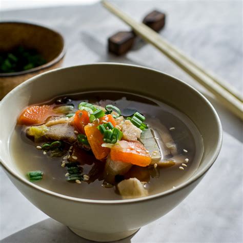 Bone Broth Vegetable Soup (Vegan Option) - Calm Eats