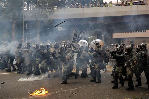 Dramatic images from the Hong Kong protests - ABC News