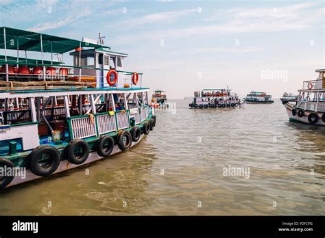 Sea and Mumbai port in India Stock Photo - Alamy