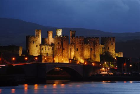 Conwy Castle at Night | Conwy (Conway) Castle on The North W… | Flickr