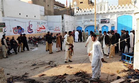 At least 60 killed in blast at Shikarpur imambargah - Pakistan - DAWN.COM