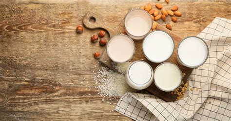 A Comprehensive Look at Soy Milk vs Almond Milk