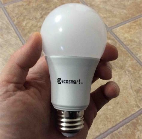 Ecosmart LED 60w Daylight White Light Bulb Review - Tom's Tek Stop