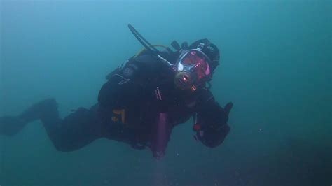 SEATTLE SCUBA DIVING // Winter Diving - YouTube