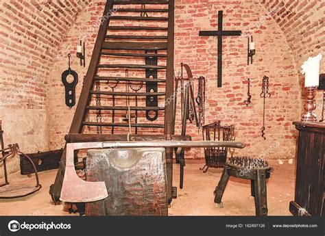 Inquisition torture chamber. Old medieval torture chamber with many pain tools. — Stock Photo ...