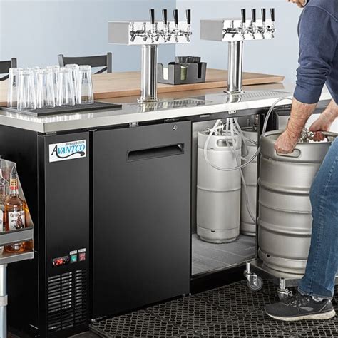 Avantco Black Kegerator / Beer Dispenser with 2 Quadruple Tap Towers (4) 1/2 Keg Capacity