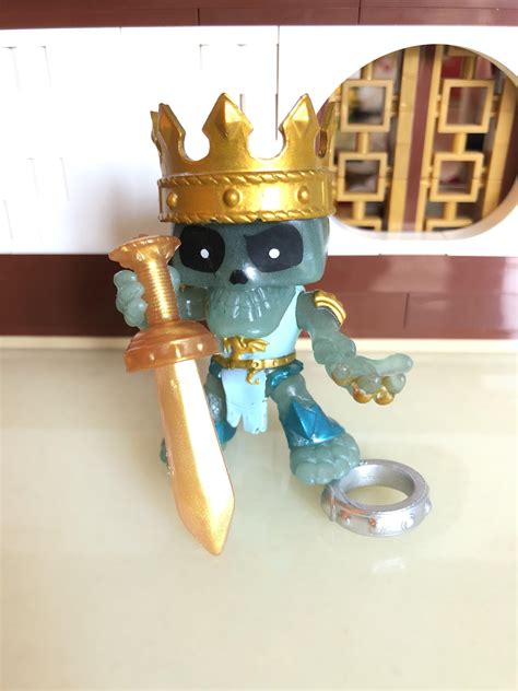 Treasure X King Goldcrown, Toys & Games, Bricks & Figurines on Carousell