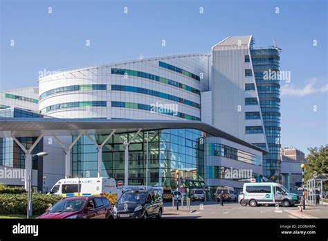 Queen elizabeth hospital birmingham hi-res stock photography and images ...