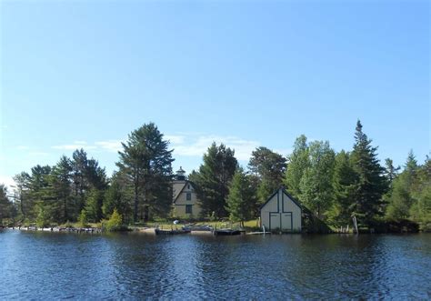 Lake Superior Lighthouses - Lake Superior Circle Tour