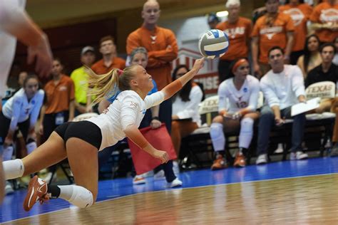 Texas volleyball freshman Emma Halter reflects on national title run