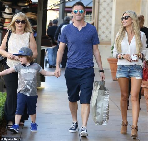 Robbie Keane enjoys a family day out with his wife and son in West Hollywood | Daily Mail Online