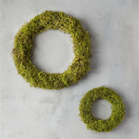 Pin by Rebecca Brunner-Stroede on Wreaths | Moss wreath, Spanish moss ...