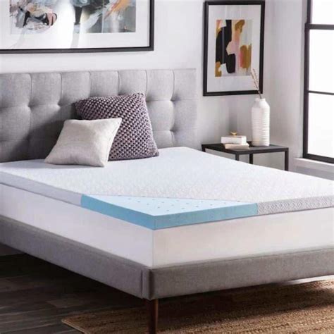 Best Memory Foam Mattress Toppers (2020) - Buyer's Guide & Coupons